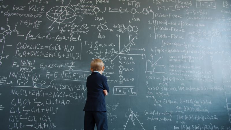Formula de Benjamin Graham, la formula para saber el precio de una acción según el valor intrínseco.